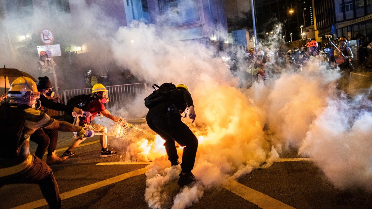 Stop violence, end chaos in Hong Kong
